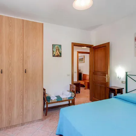 In With Pool & Nature *